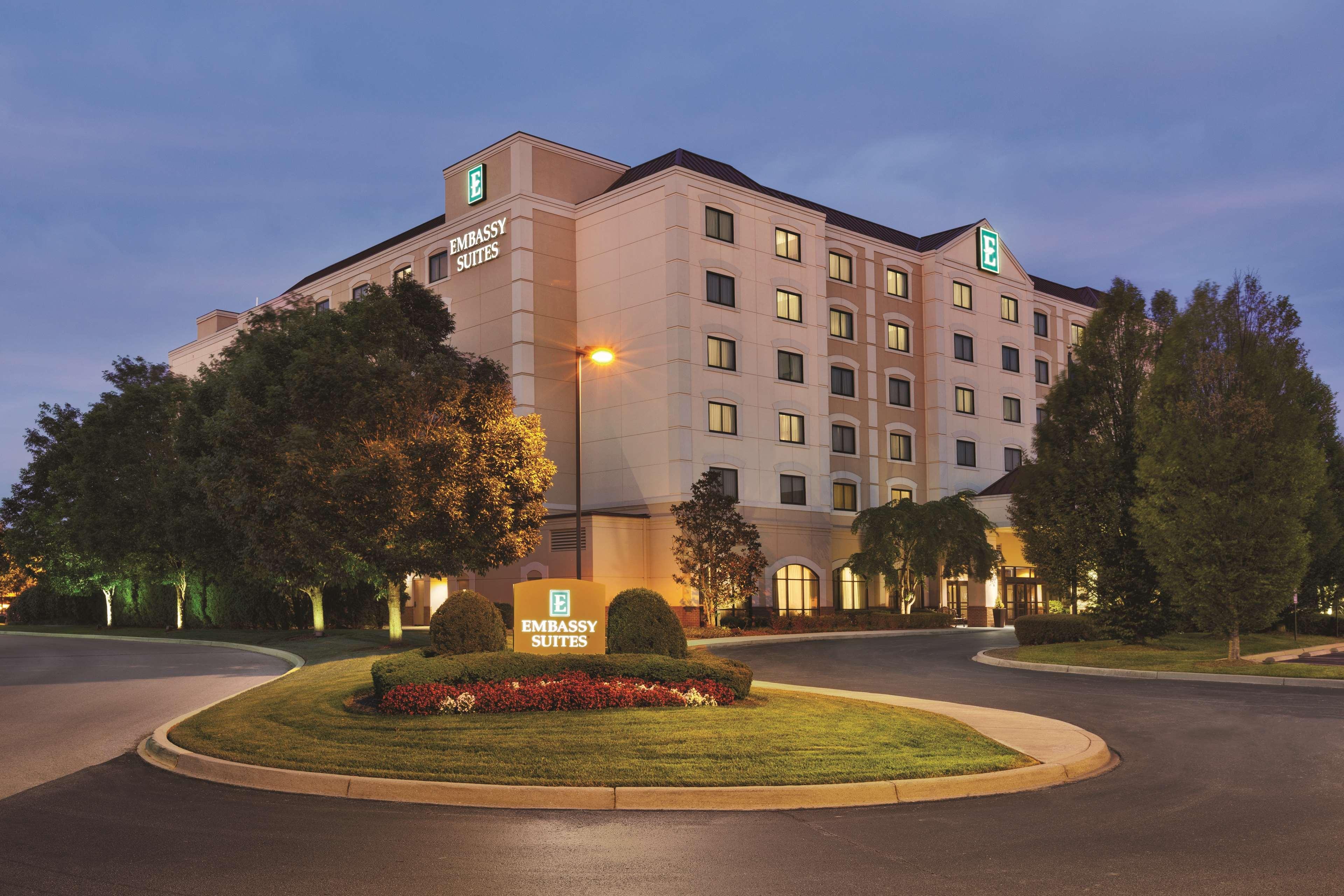 Embassy Suites By Hilton Louisville East Exterior photo